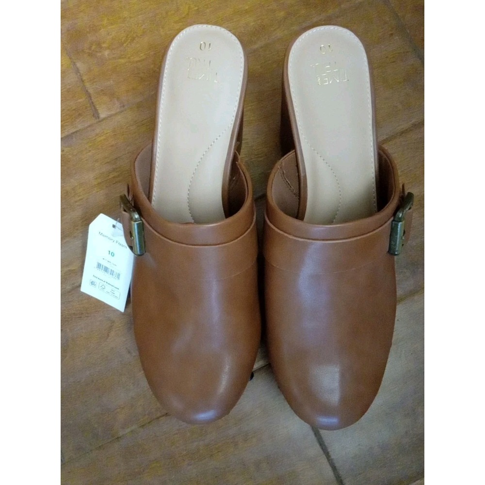 TIME AND TRU - HEELED CLOGS Women's Size 10 Faux Leather Studded Clogs NEW